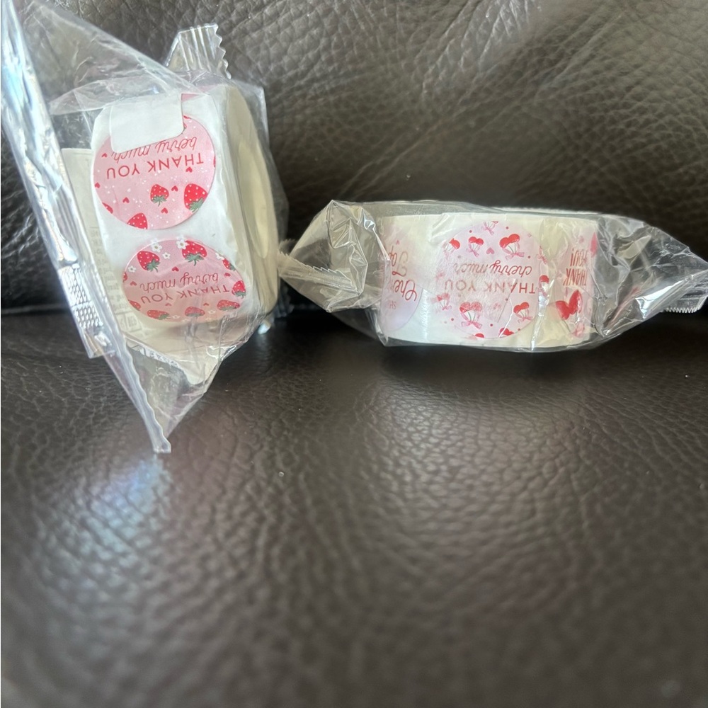 The Thank You Berry Much Stickers Bundle (2 rolls, 1000 stickers) - Picture 2 of 4